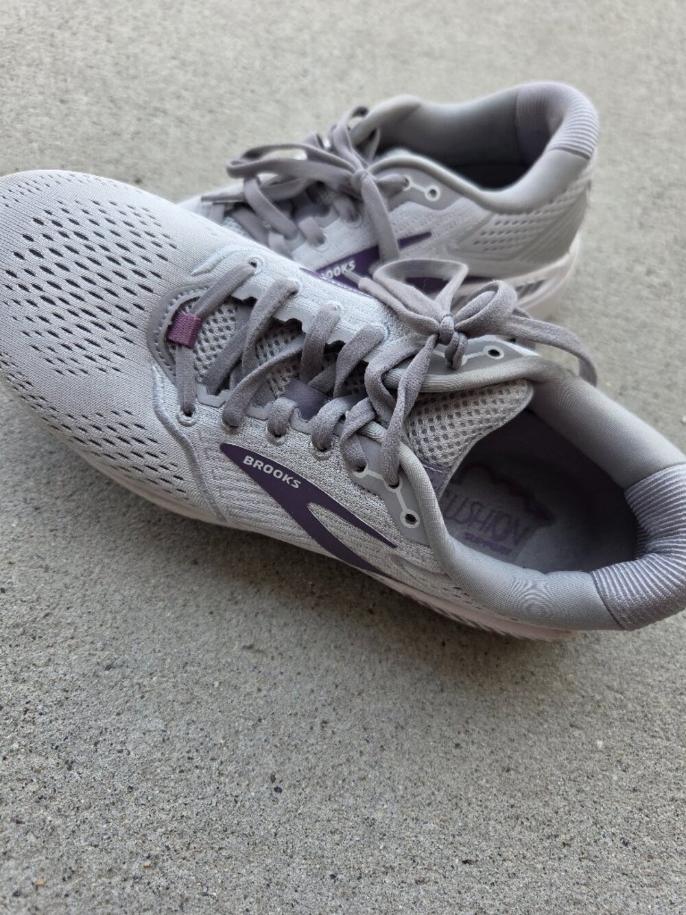 Brooks Sneakers
